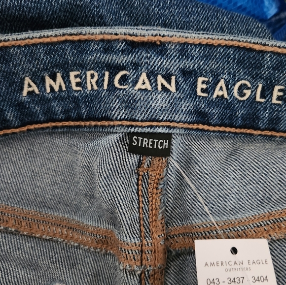 NWT American Eagle- Low Rise Tomgirl Jean - Picture 8 of 9